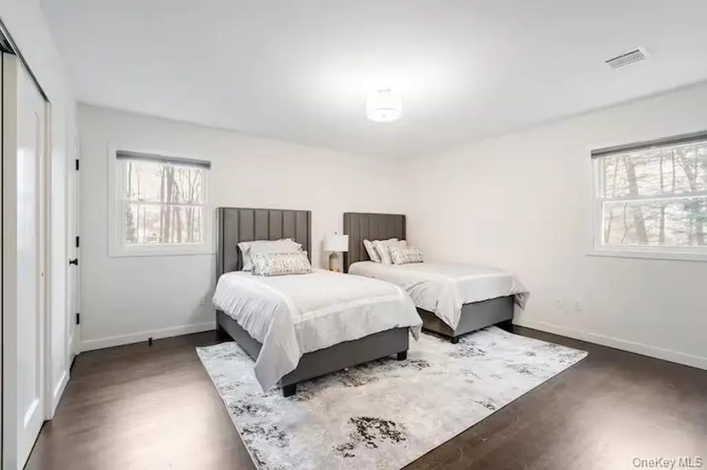 9 E Stemmer Lane Suffern NY 10901