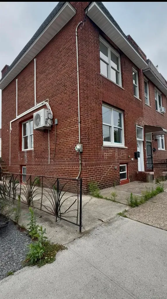 629 E 89th Street Brooklyn NY 11236