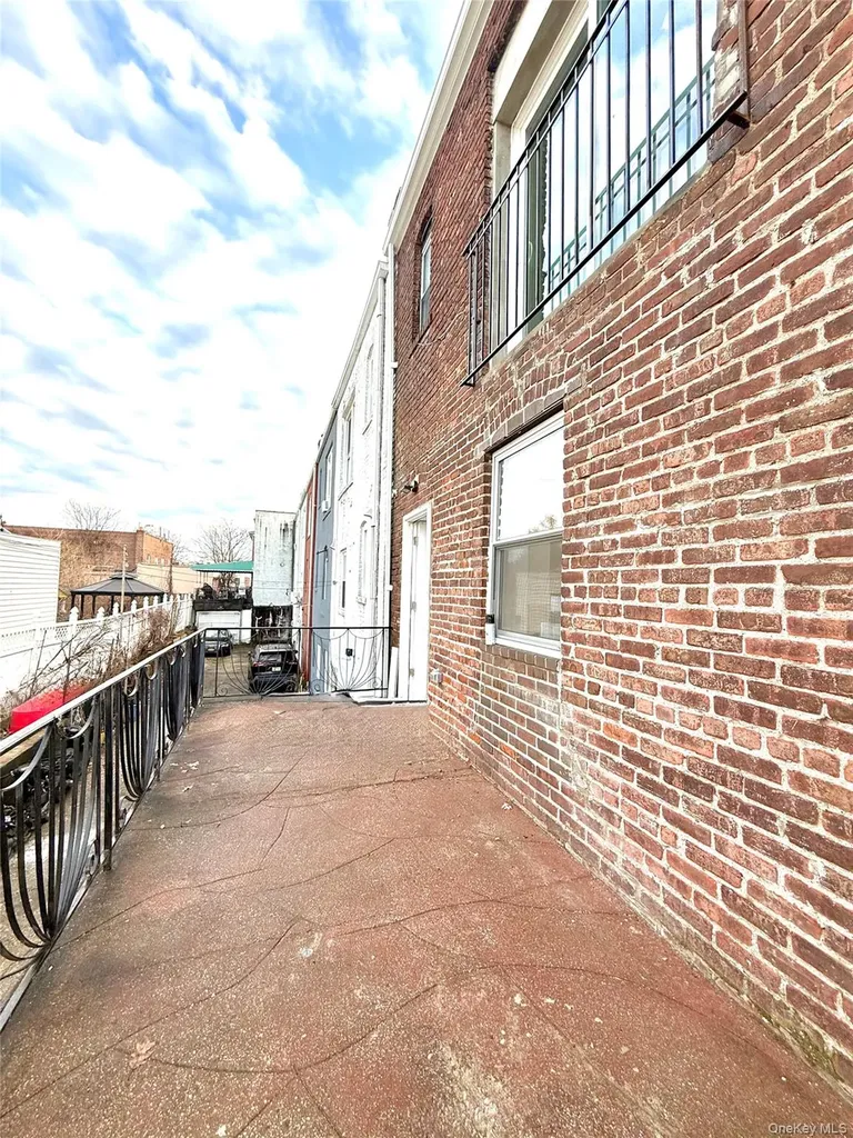 629 E 89th Street Brooklyn NY 11236