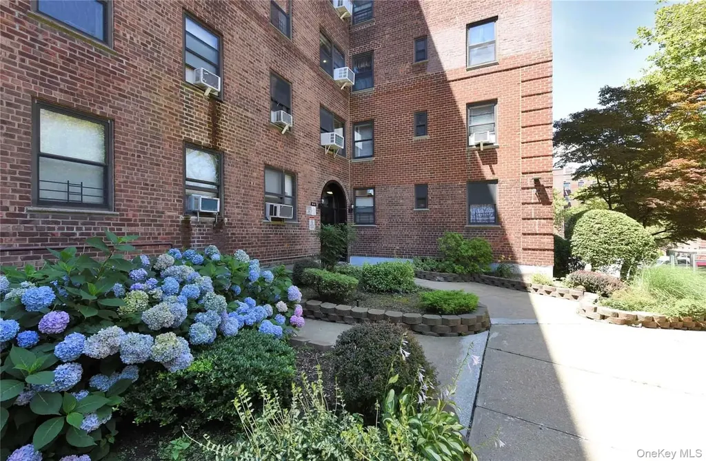 141-10 28 Avenue Flushing NY 11354