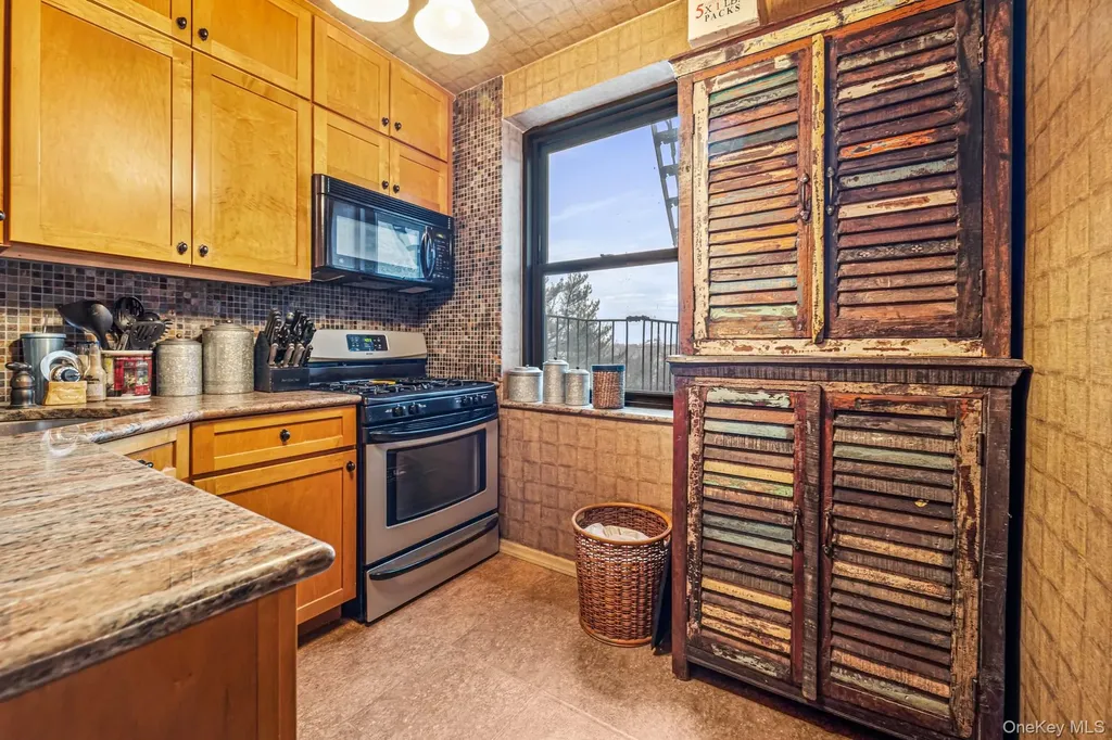 141-10 28 Avenue Flushing NY 11354