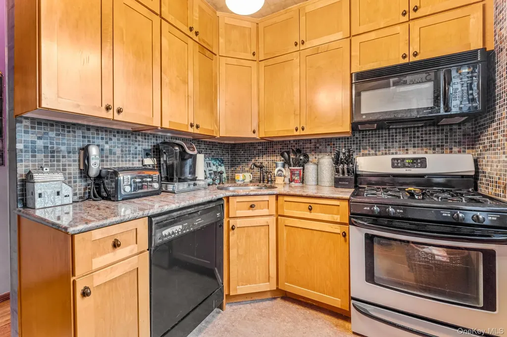 141-10 28 Avenue Flushing NY 11354