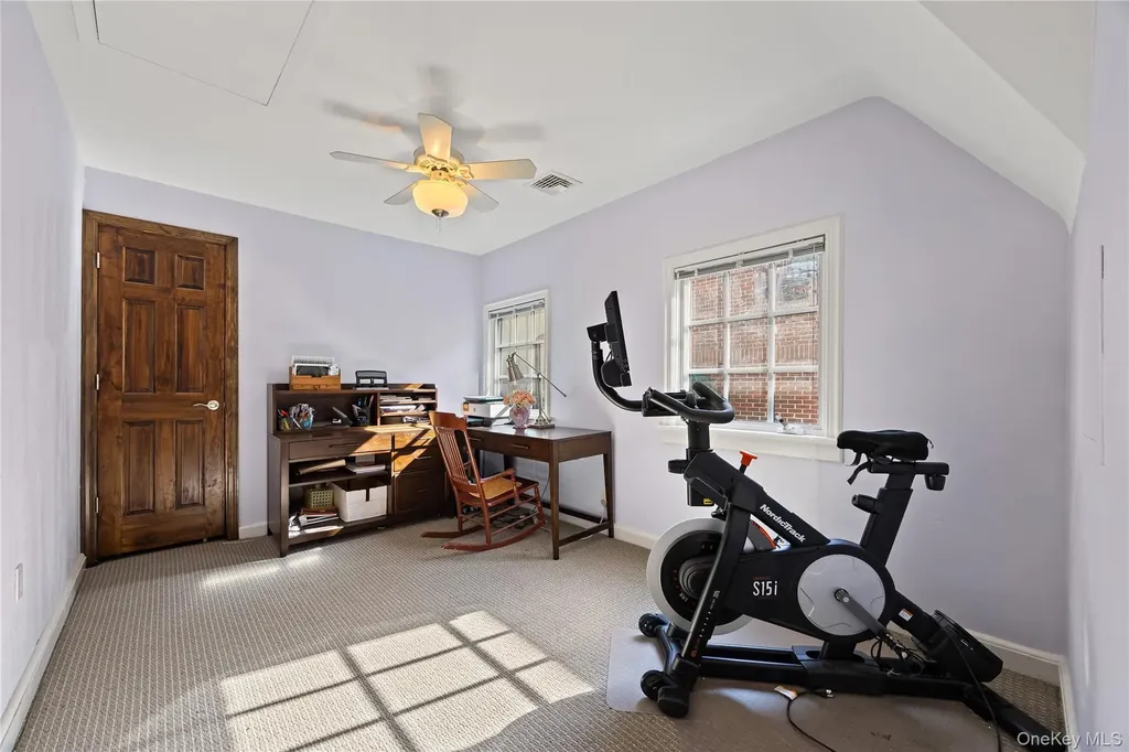378 Beverly Road Douglaston NY 11363