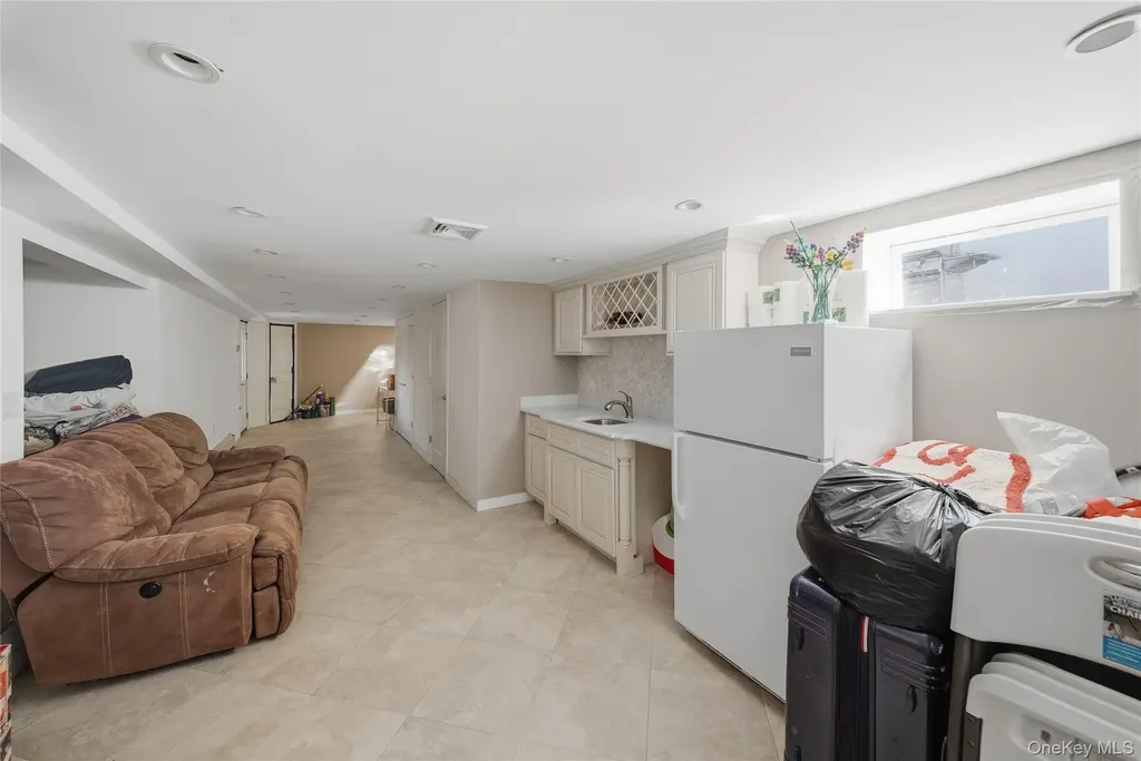141-16 11th Avenue Malba NY 11357