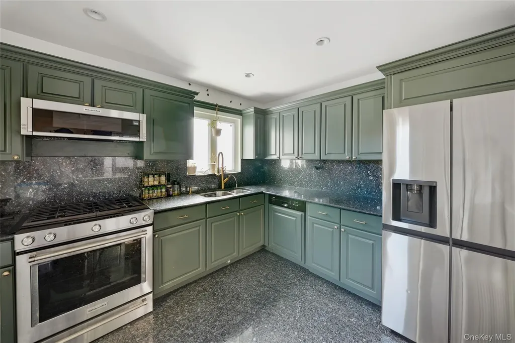 141-16 11th Avenue Malba NY 11357