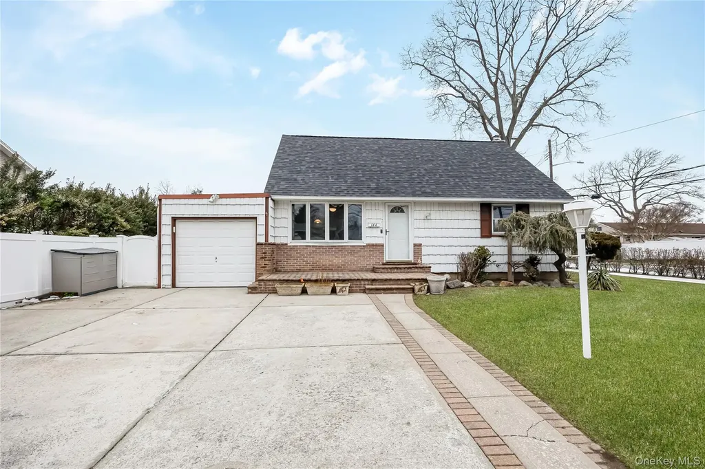 144 Broadway Massapequa Park NY 11762