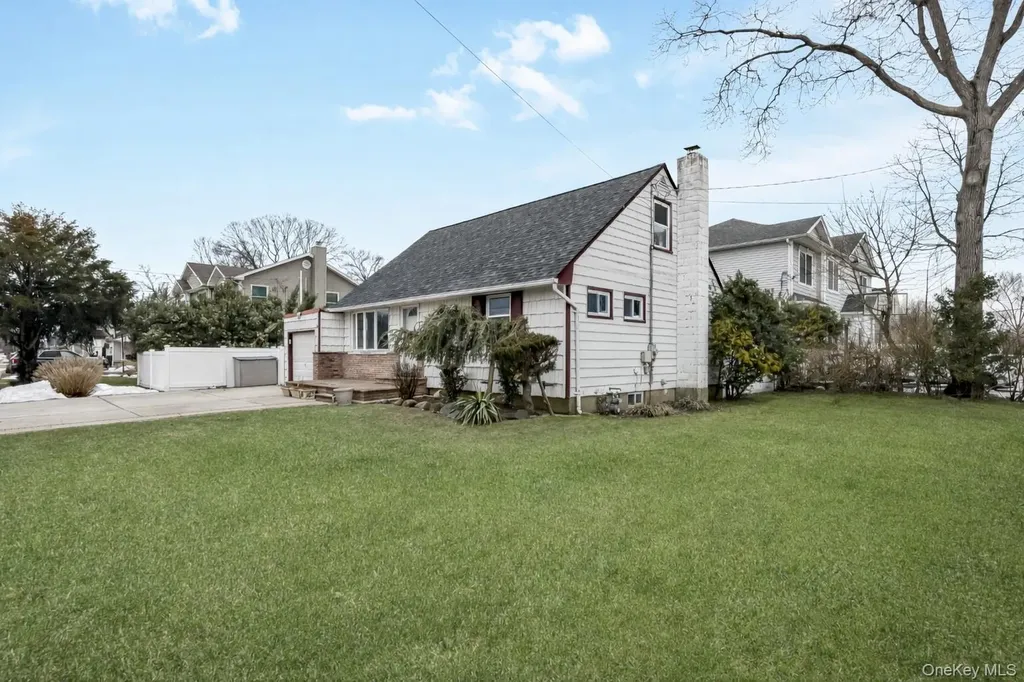 144 Broadway Massapequa Park NY 11762