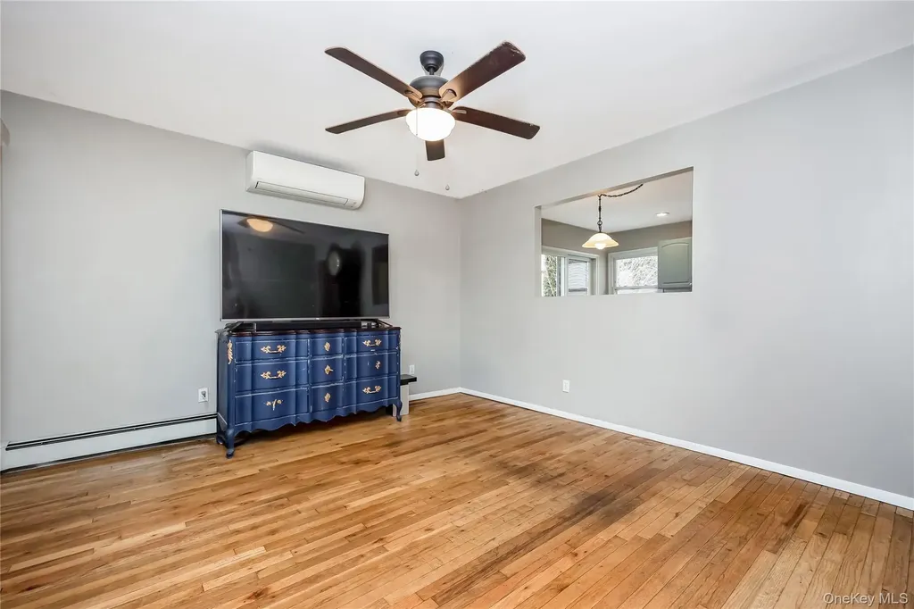 144 Broadway Massapequa Park NY 11762