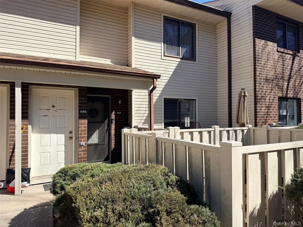 980 Skyline Drive Coram NY 11727