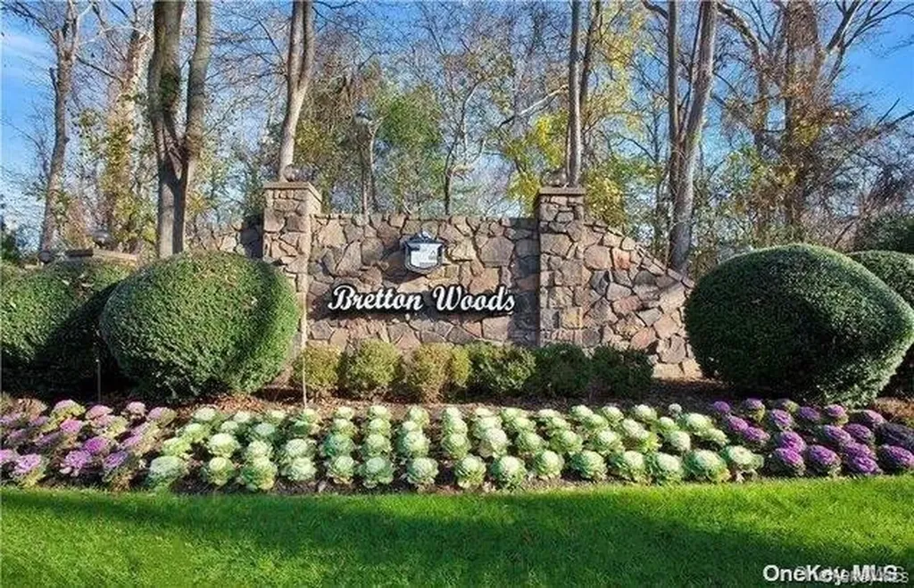 980 Skyline Drive Coram NY 11727