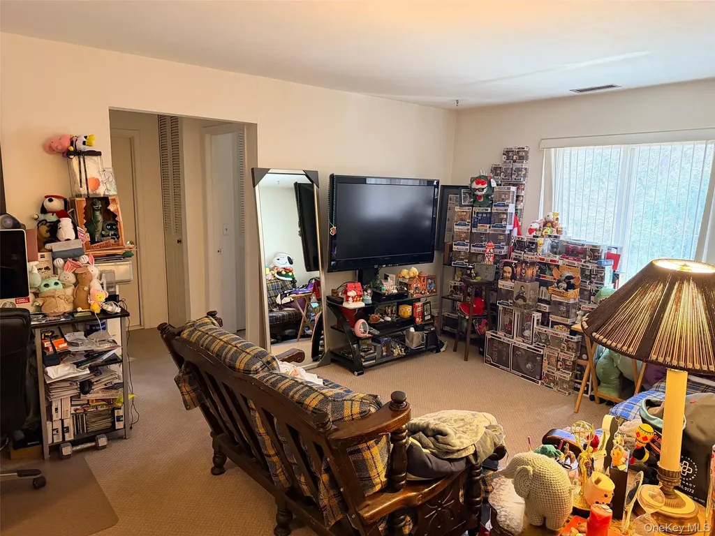 980 Skyline Drive Coram NY 11727