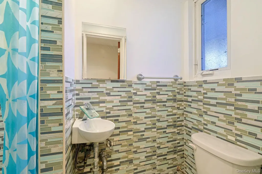 877 E 223rd Street Bronx NY 10466