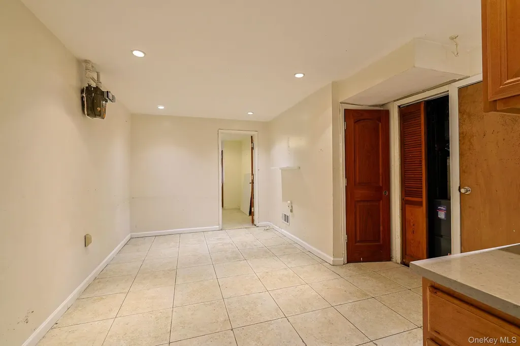 877 E 223rd Street Bronx NY 10466
