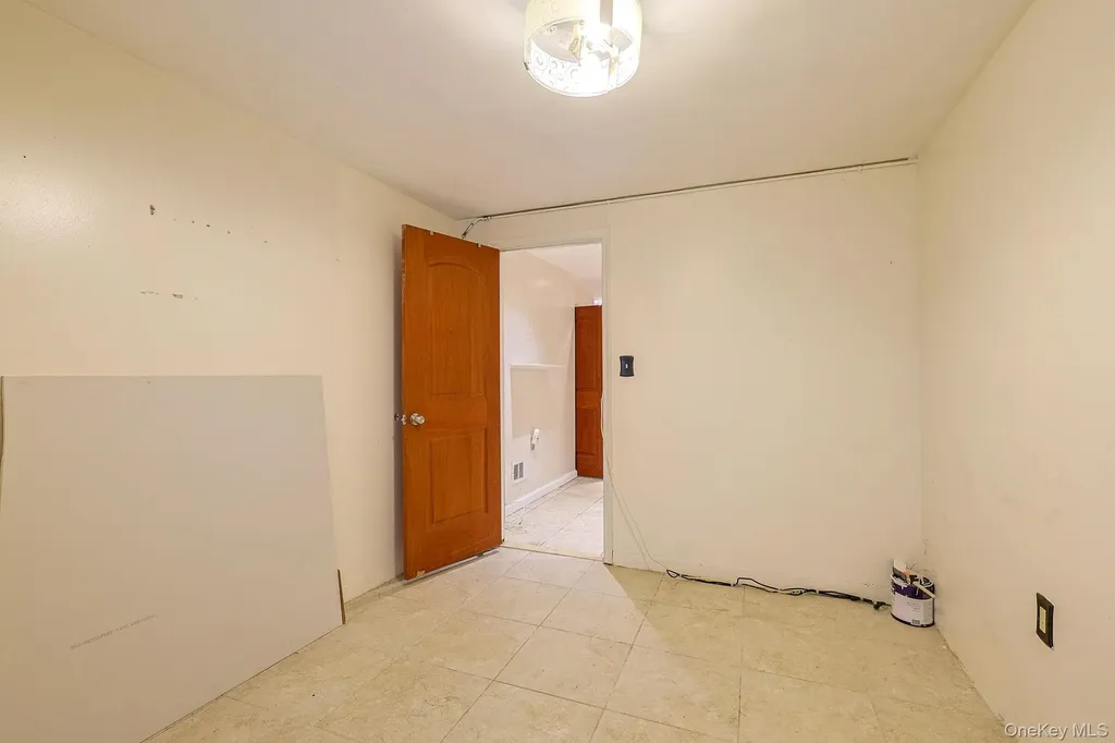 877 E 223rd Street Bronx NY 10466