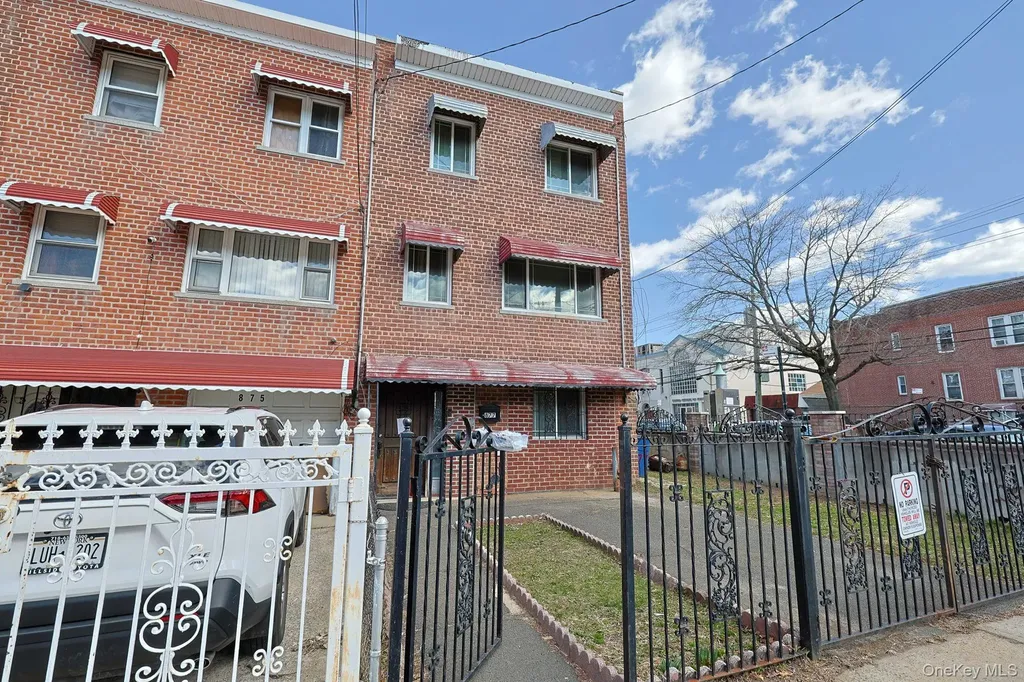 877 E 223rd Street Bronx NY 10466