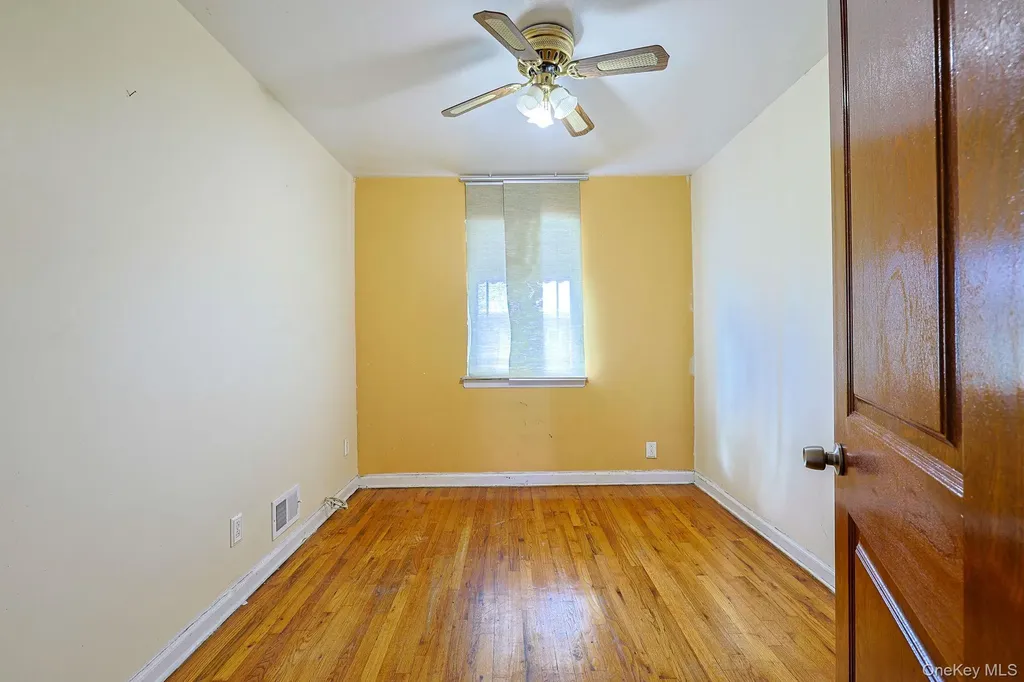 877 E 223rd Street Bronx NY 10466