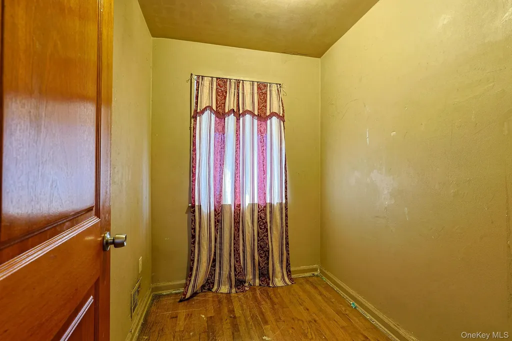 877 E 223rd Street Bronx NY 10466