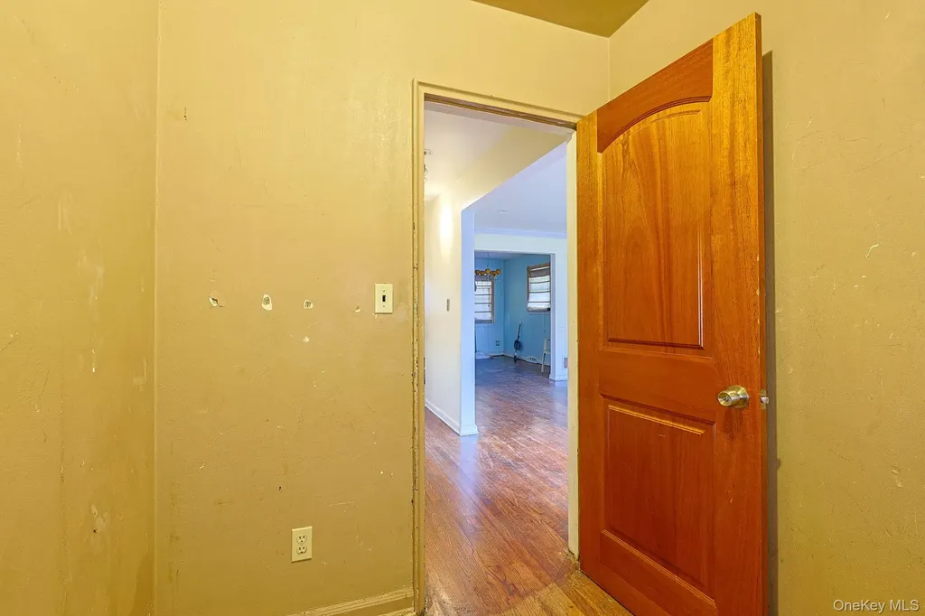 877 E 223rd Street Bronx NY 10466