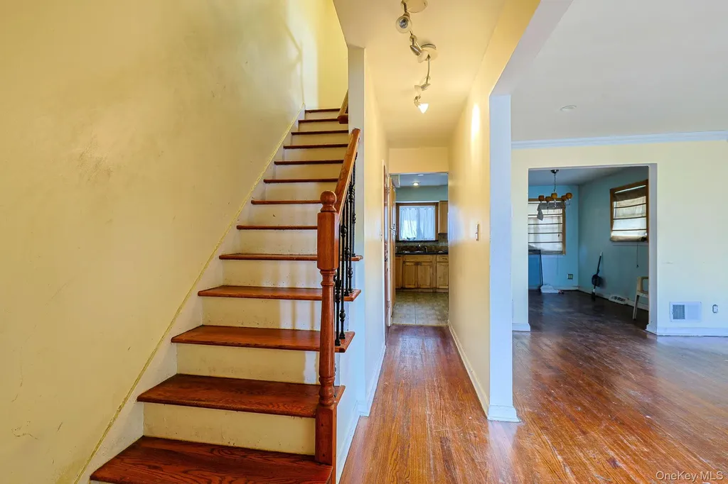 877 E 223rd Street Bronx NY 10466