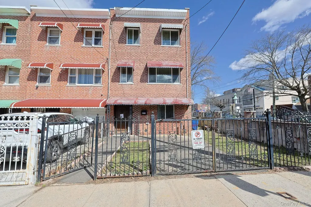 877 E 223rd Street Bronx NY 10466