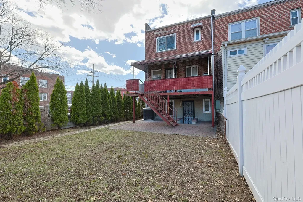 877 E 223rd Street Bronx NY 10466