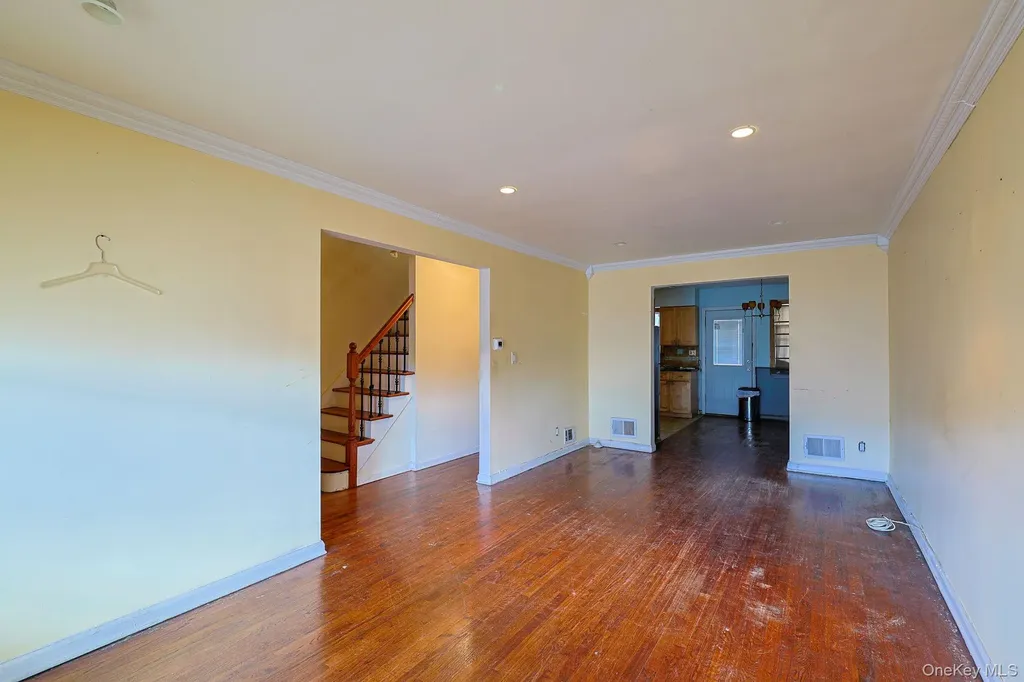 877 E 223rd Street Bronx NY 10466
