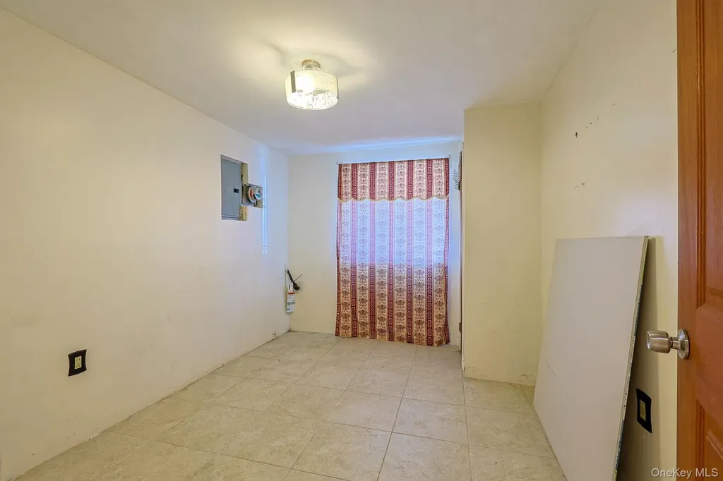 877 E 223rd Street Bronx NY 10466