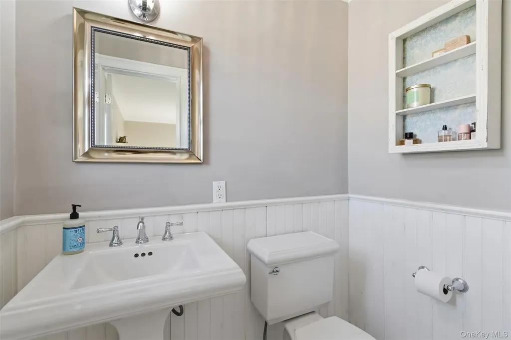 45 Amherst Drive Massapequa NY 11758