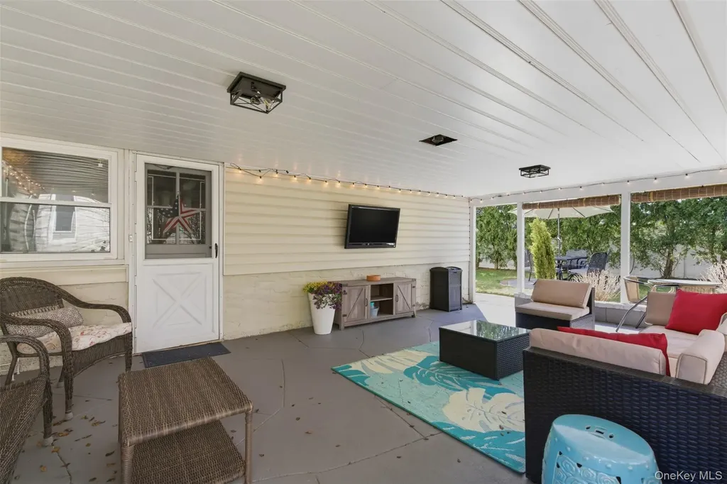 45 Amherst Drive Massapequa NY 11758