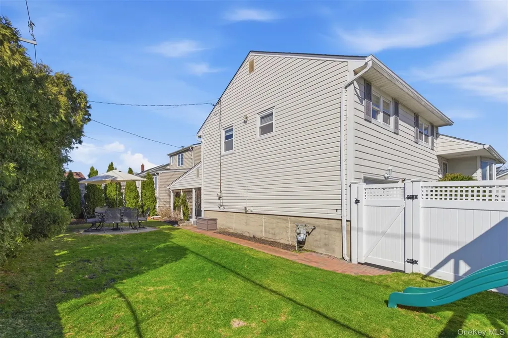 45 Amherst Drive Massapequa NY 11758