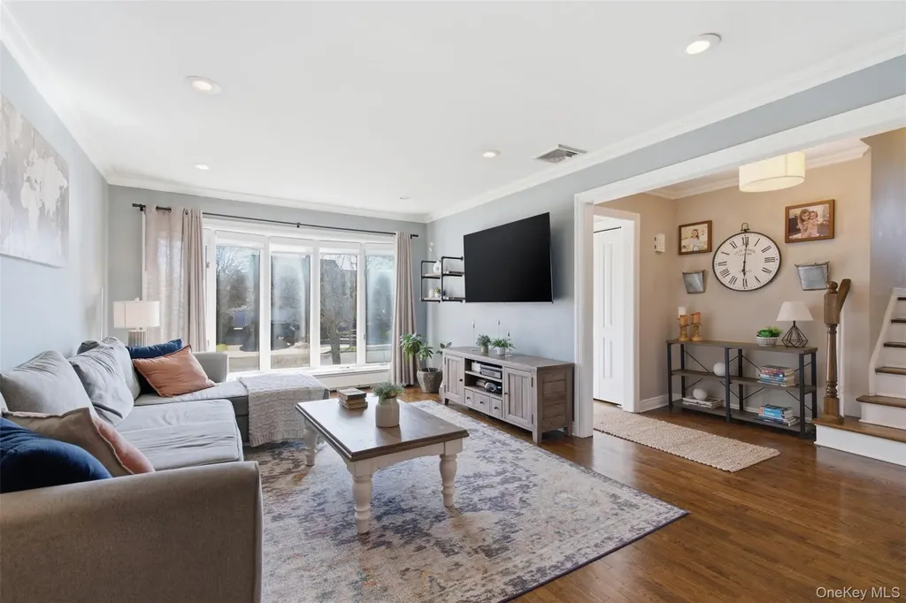 45 Amherst Drive Massapequa NY 11758