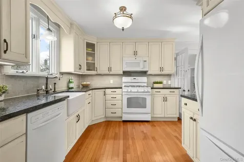 319 Melbourne Avenue Mamaroneck NY 10543