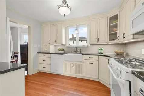 319 Melbourne Avenue Mamaroneck NY 10543
