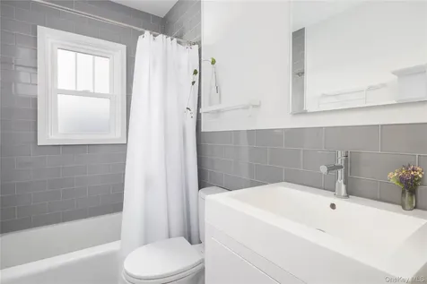 446 6th Street Greenport NY 11944