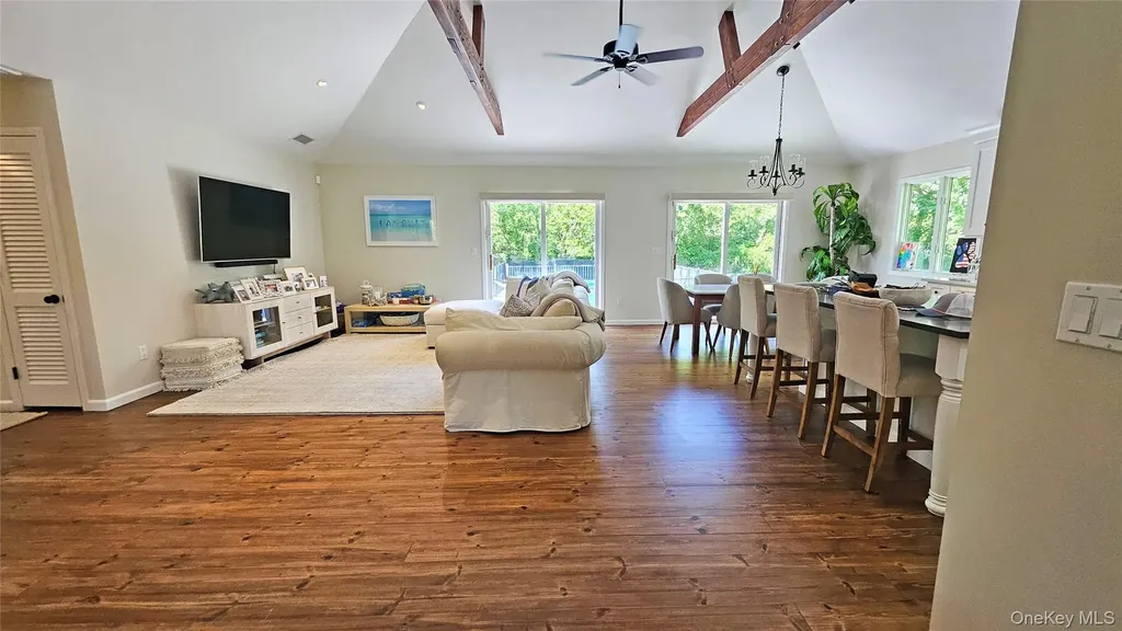 11 John Street Westhampton Beach NY 11978