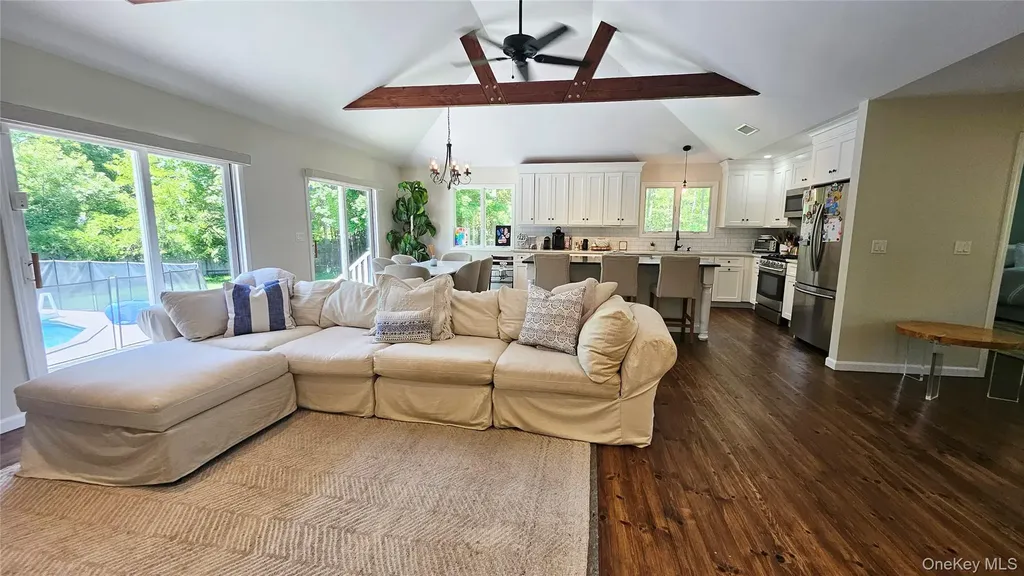 11 John Street Westhampton Beach NY 11978