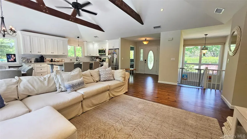 11 John Street Westhampton Beach NY 11978