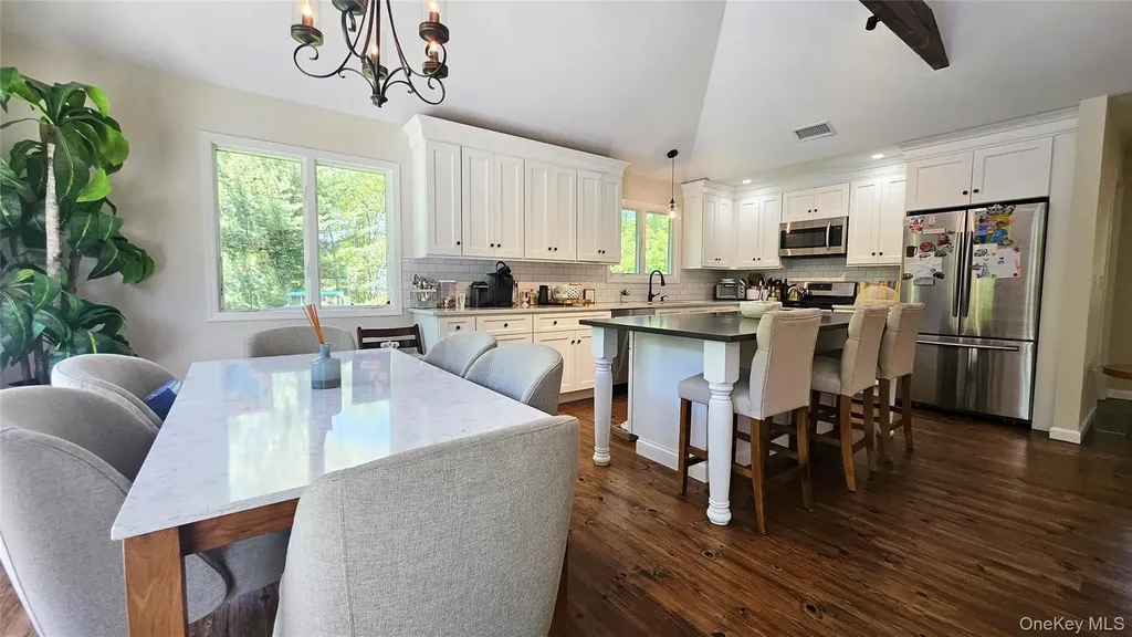 11 John Street Westhampton Beach NY 11978