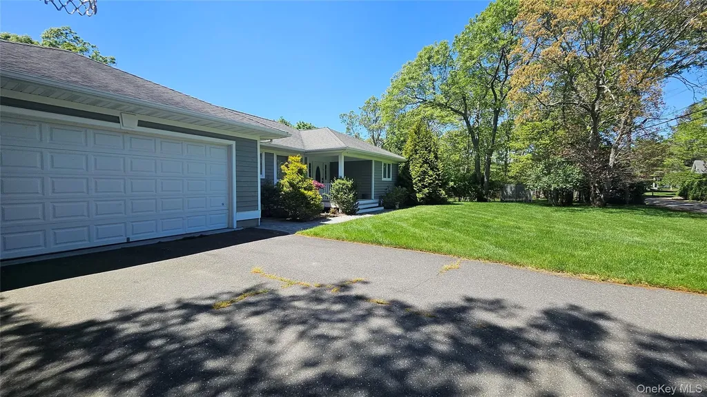 11 John Street Westhampton Beach NY 11978