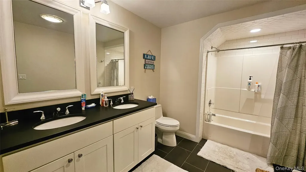 11 John Street Westhampton Beach NY 11978