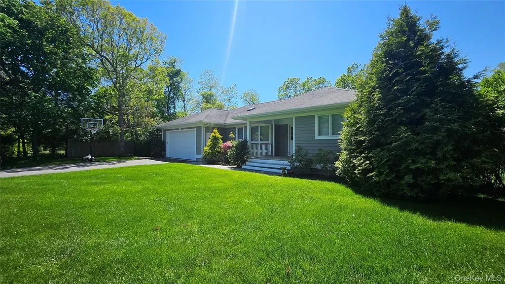 11 John Street Westhampton Beach NY 11978