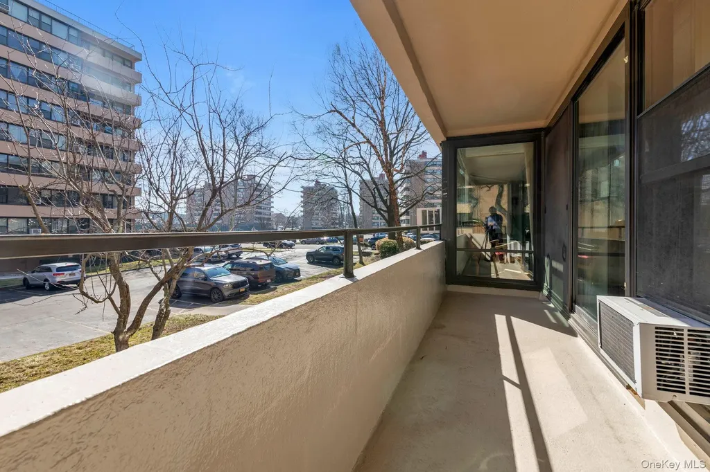 7-25 166 Beechhurst NY 11357