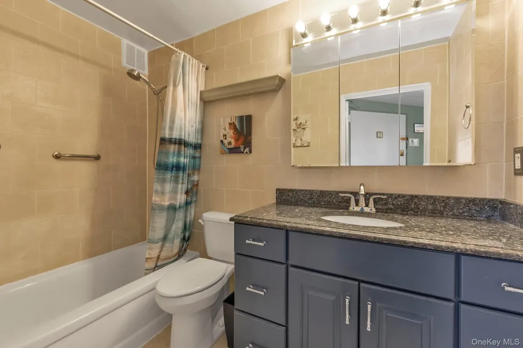 7-25 166 Beechhurst NY 11357