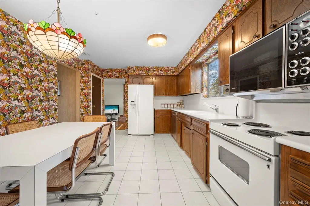 36 W Terrace Road Great Neck NY 11021