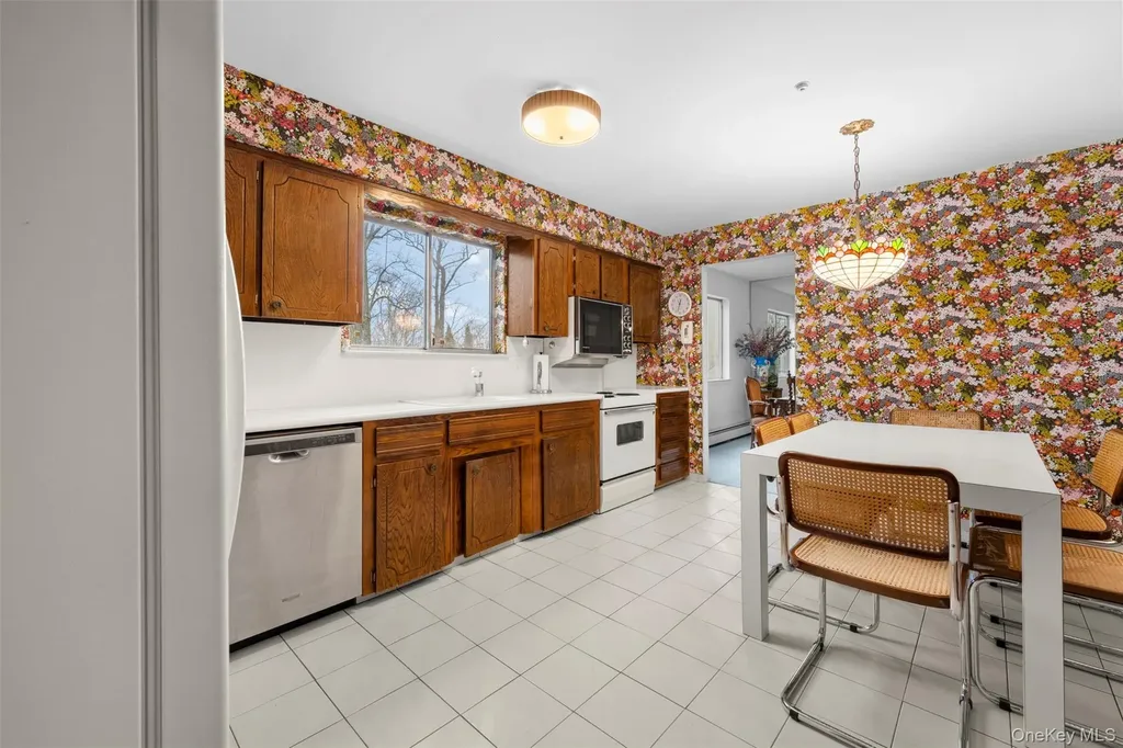 36 W Terrace Road Great Neck NY 11021