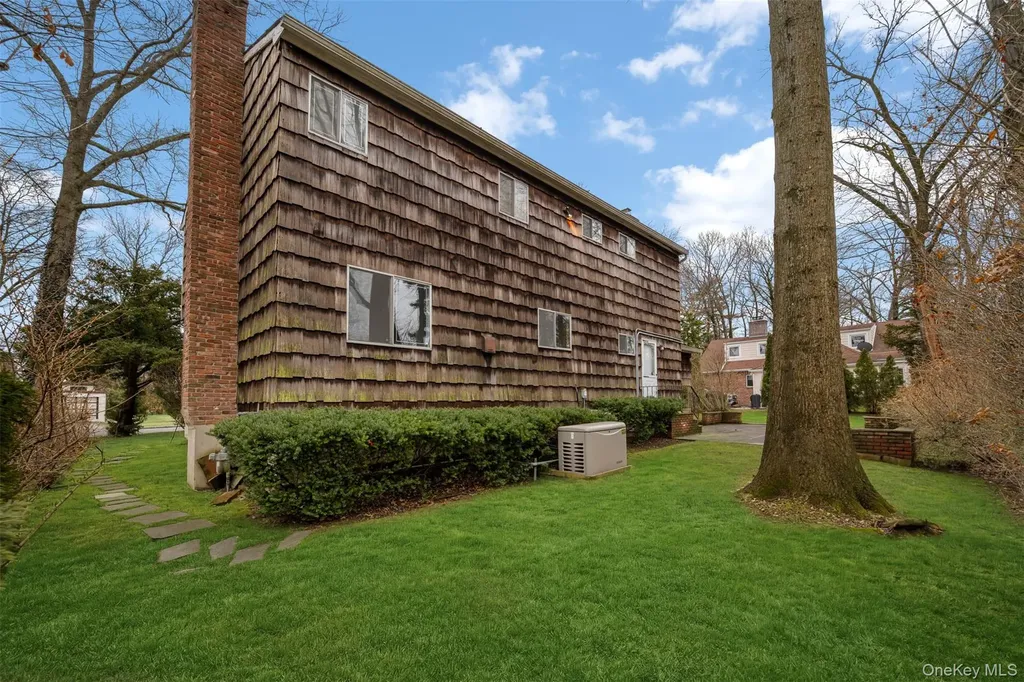 36 W Terrace Road Great Neck NY 11021