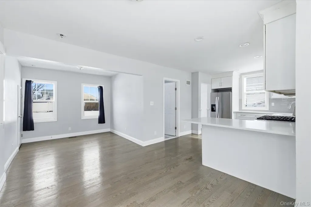 35 Weston Avenue Deer Park NY 11729