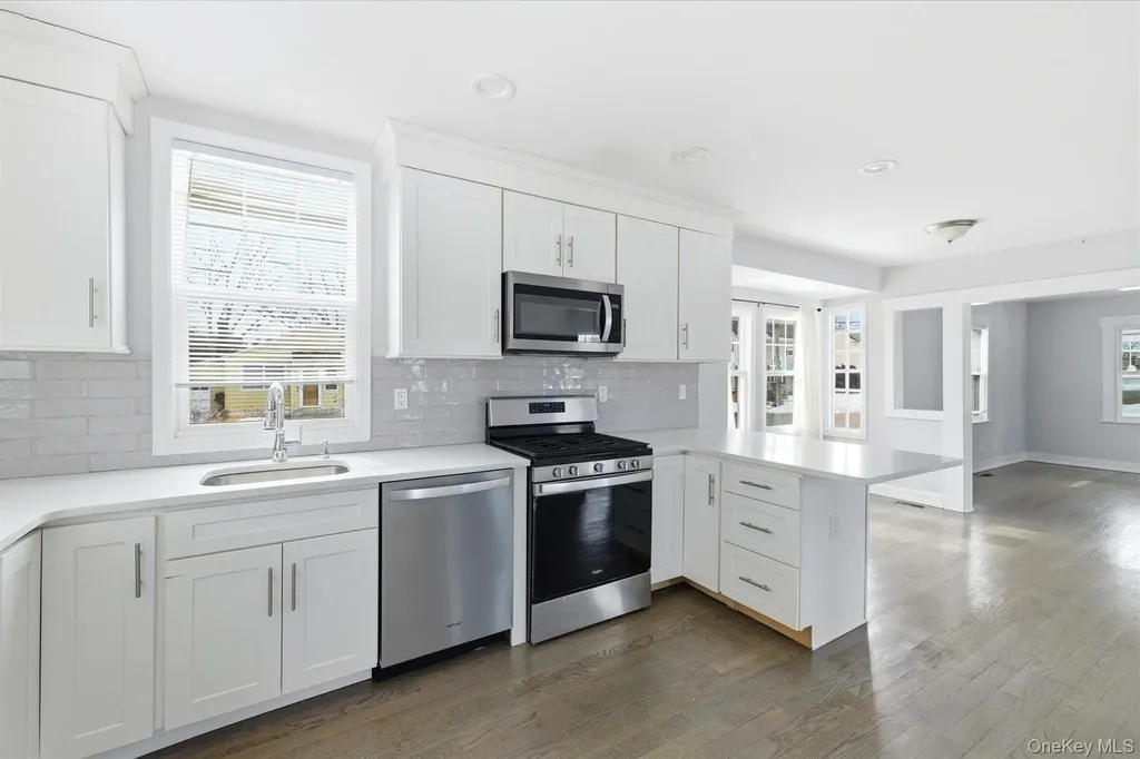 35 Weston Avenue Deer Park NY 11729