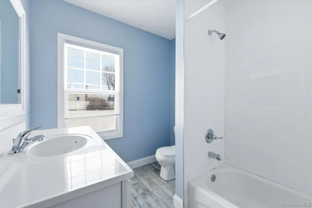 35 Weston Avenue Deer Park NY 11729