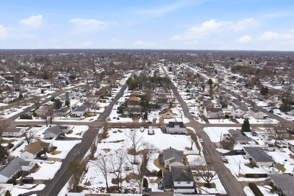 35 Weston Avenue Deer Park NY 11729